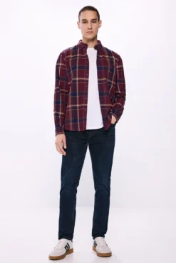 Camisa aos quadrados