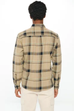 Camisa aos quadrados