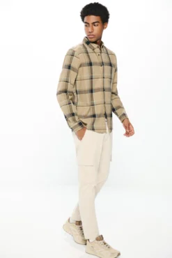 Camisa aos quadrados