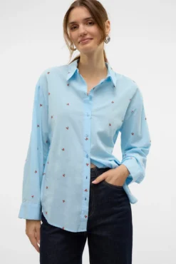 Camisa básica com bordado
