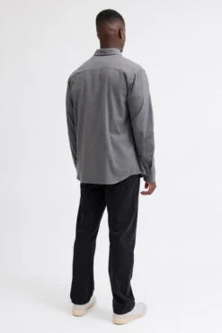 Camisa clássica de sarja