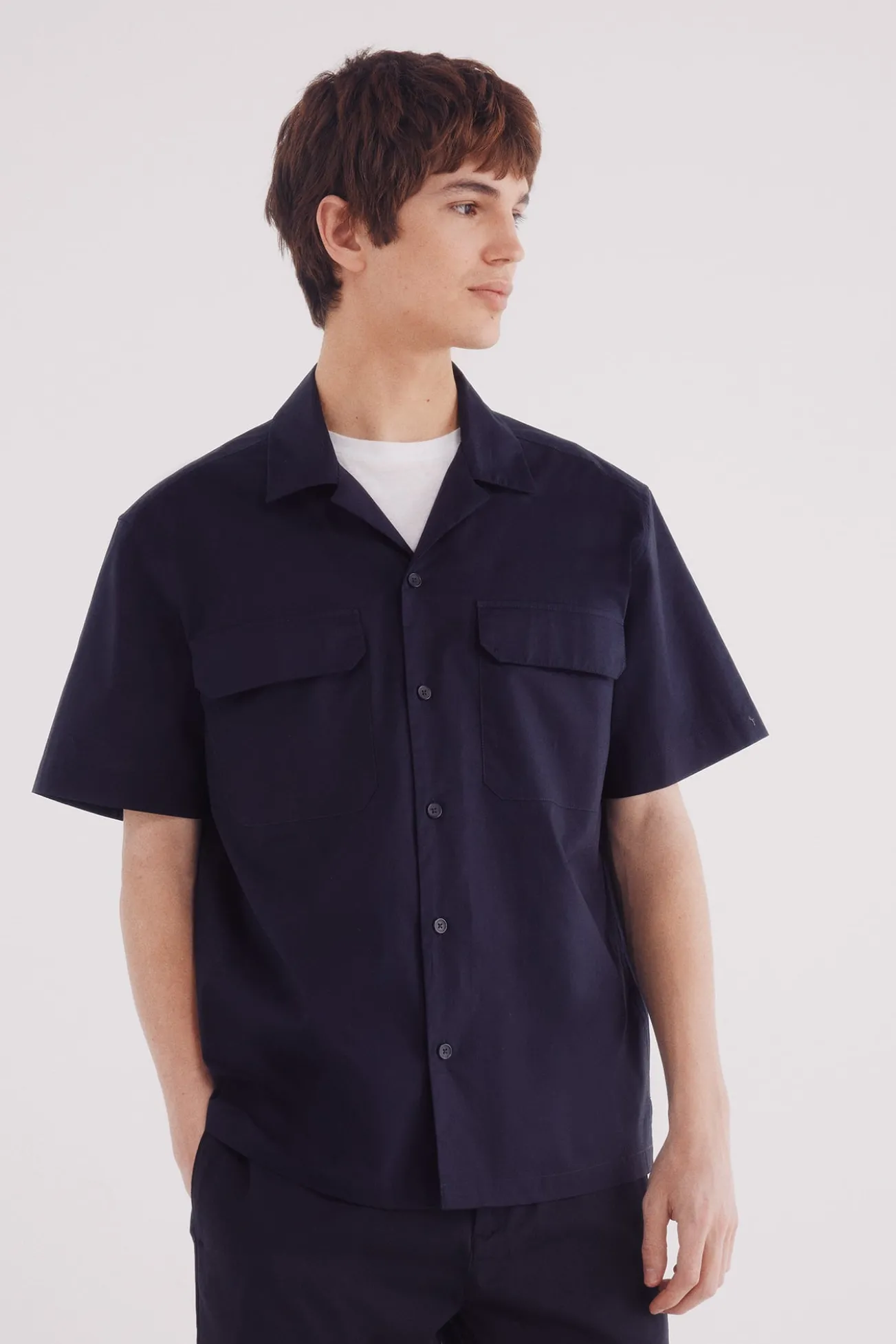 Camisa de boliche de popelina de manga curta com bolso