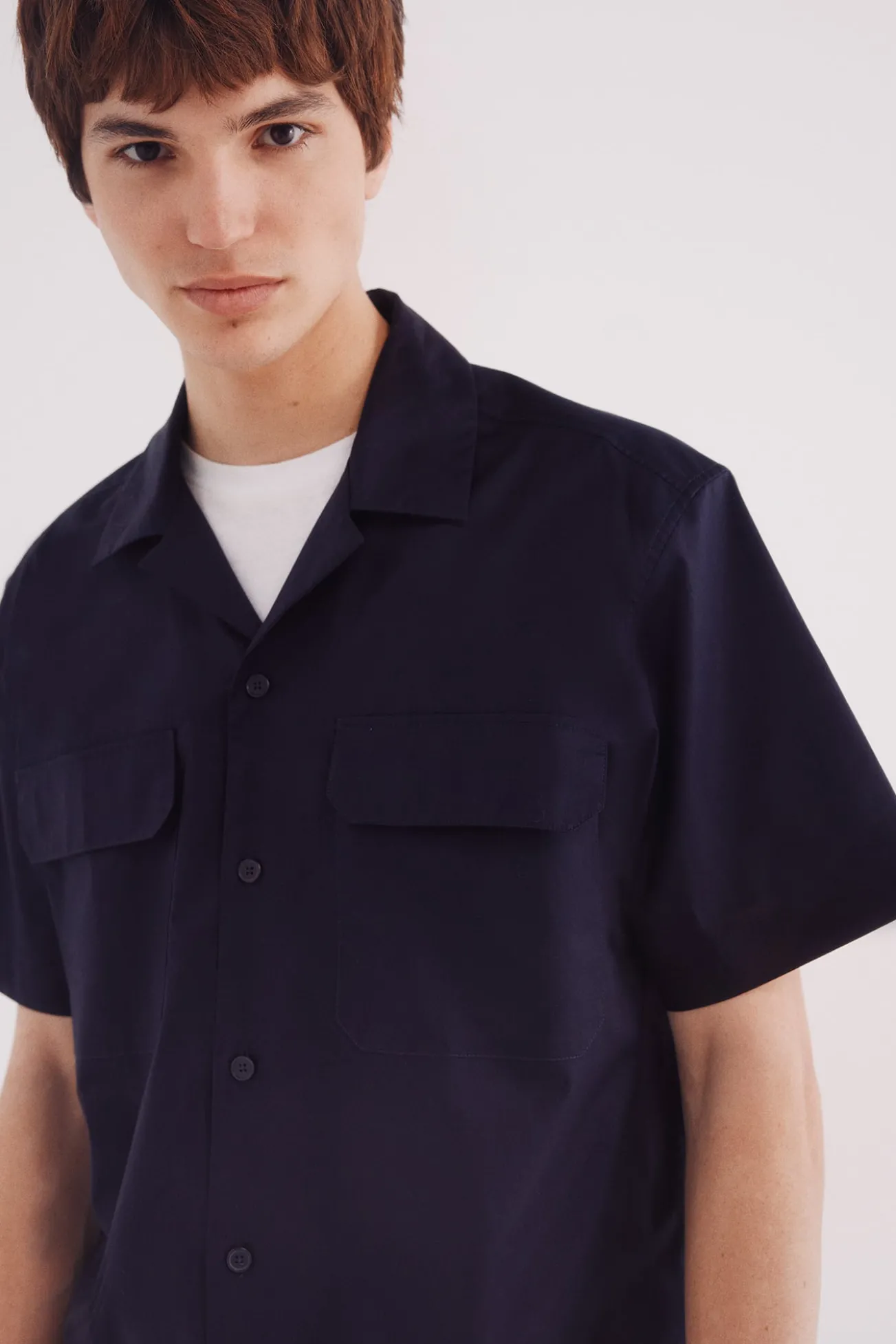 Camisa de boliche de popelina de manga curta com bolso