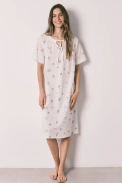 Camisa de dormir Hello Kitty com laçadas em algodão
