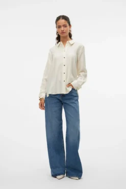 Camisa de manga comprida com pregas nas costas