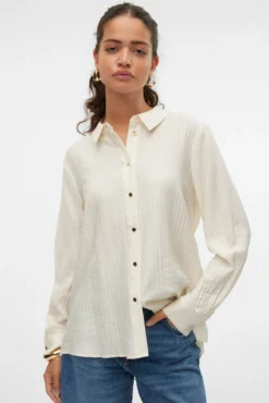 Camisa de manga comprida com pregas nas costas