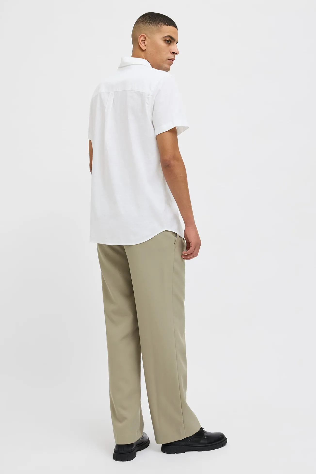 Camisa de manga curta com ajuste relaxado
