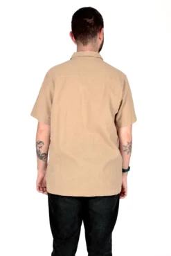 Camisa de manga curta com bolso