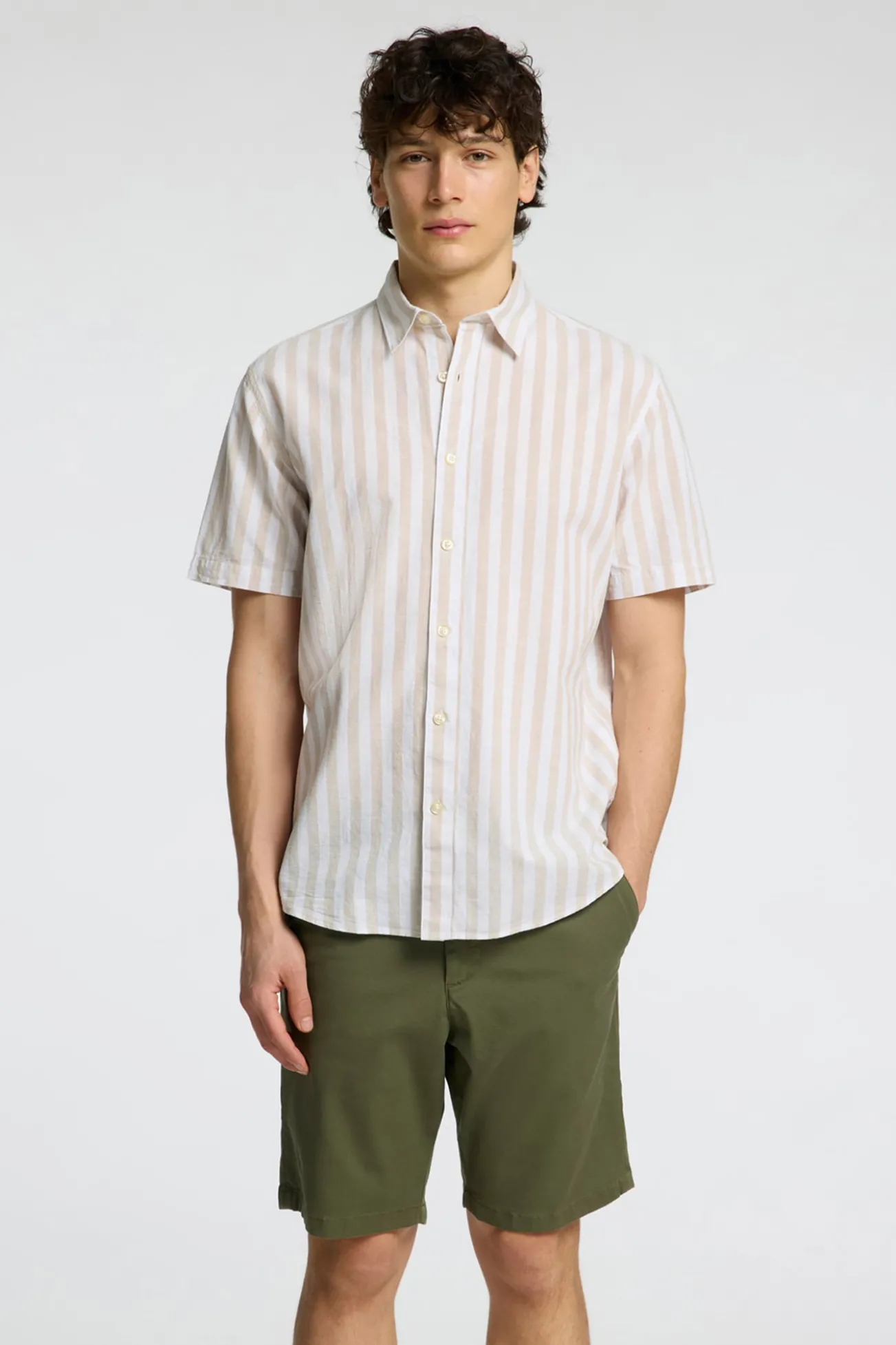 Camisa de manga curta de linho