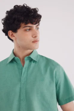 Camisa de manga curta em linho