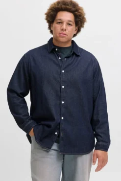 Camisa denim PLUS de corte regular