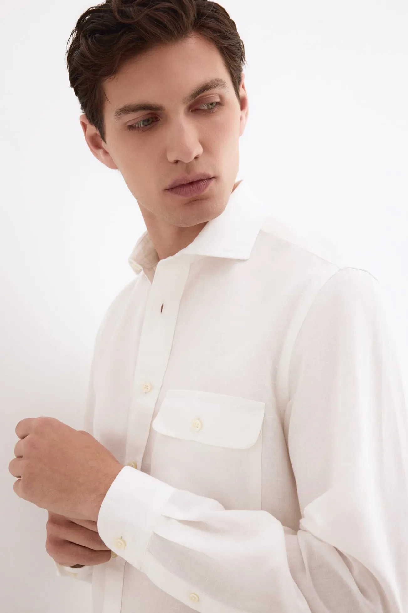 Camisa em linho com bolsos
