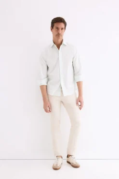 Camisa em popelina texturizada com riscas