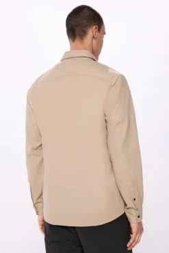 Camisa estruturada em peça