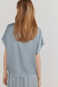 Camisa fluida acetinada