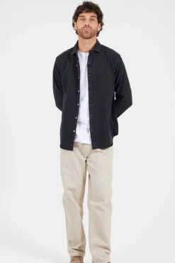 Camisa jeans com bolso