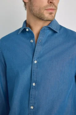 Camisa lisa de manga comprida