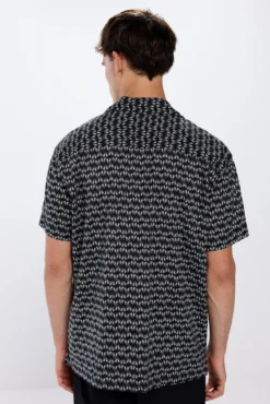 Camisa manga curta impressa viscosa