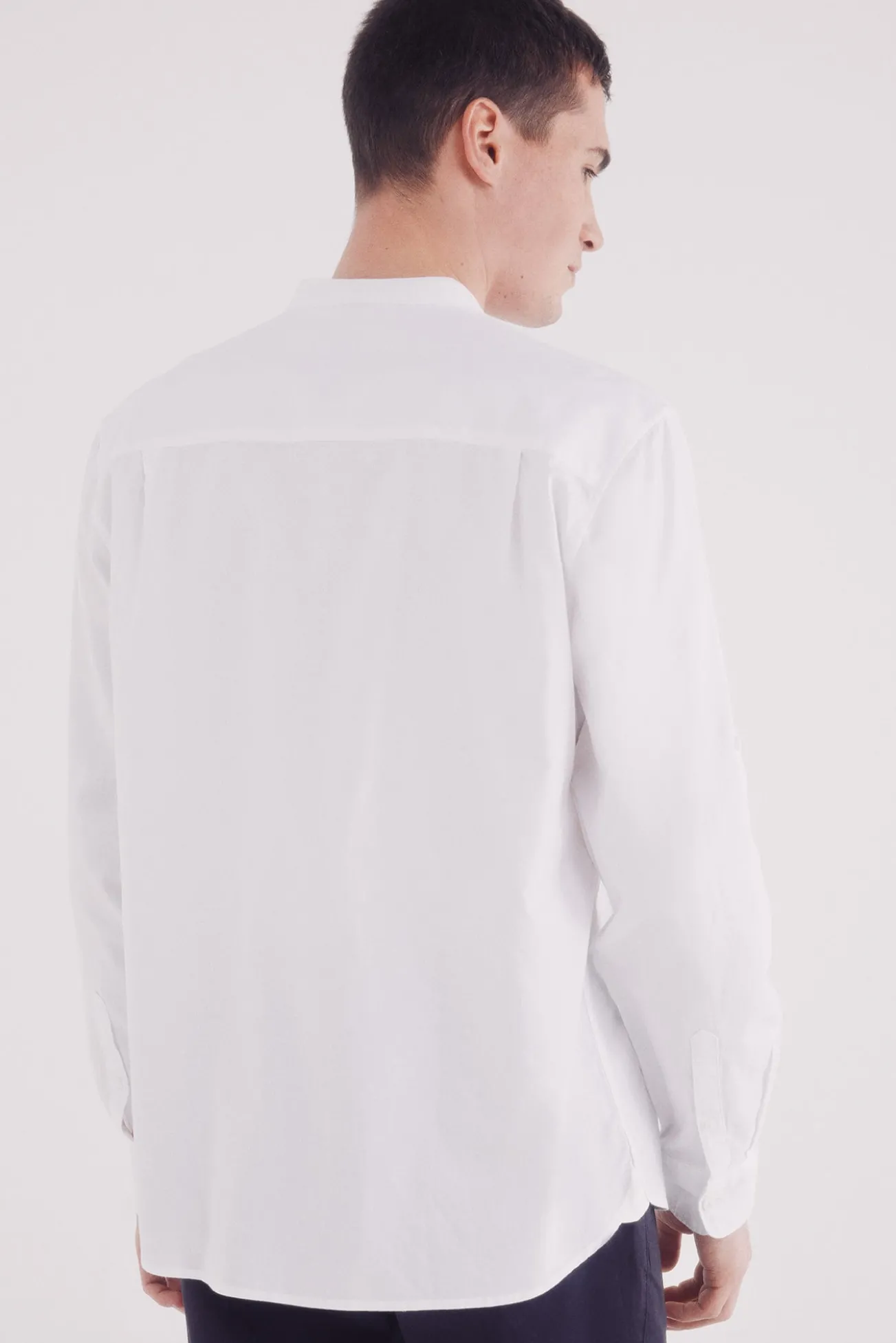Camisa Mao estruturada em dois tons