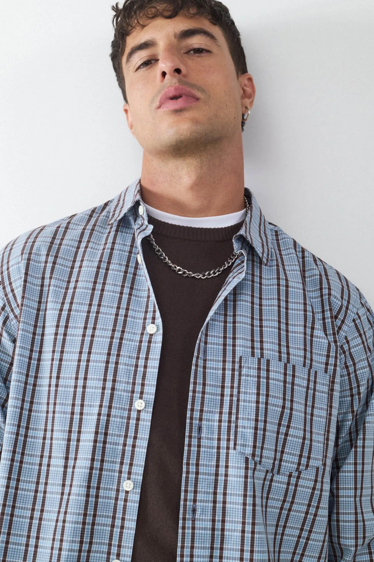Camisa oversized de manga comprida com bolso