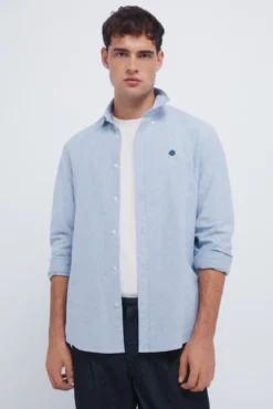 Camisa oxford com cotoveleiras