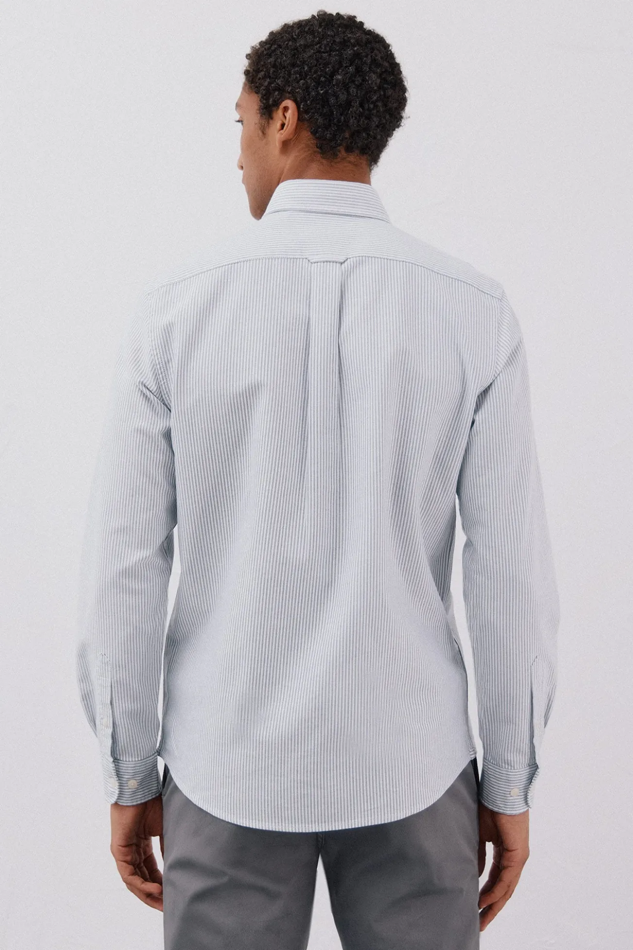 Camisa oxford listrada com vela