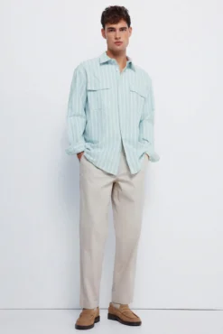 Camisa Oxford riscas com bolsos