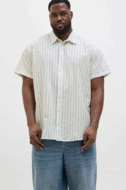Camisa PLUS com ajuste relaxado