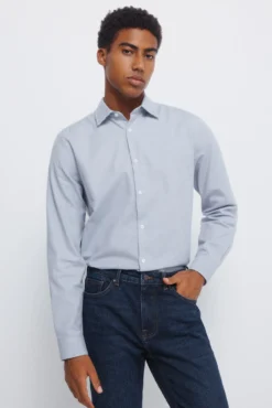Camisa social estruturada