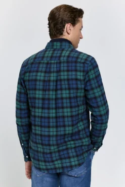 Camisa xadrez com caimento relaxado