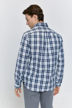 Camisa xadrez com caimento relaxado