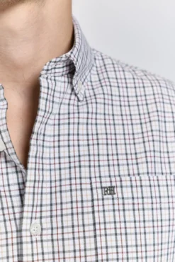 Camisa xadrez com caimento relaxado