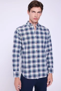 Camisa xadrez com caimento relaxado