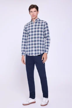 Camisa xadrez com caimento relaxado