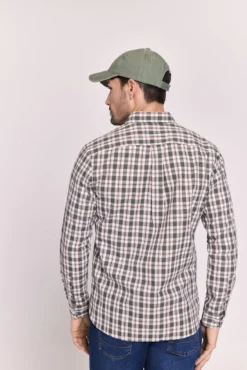 Camisa xadrez com caimento relaxado