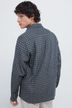 Camisa xadrez pequena
