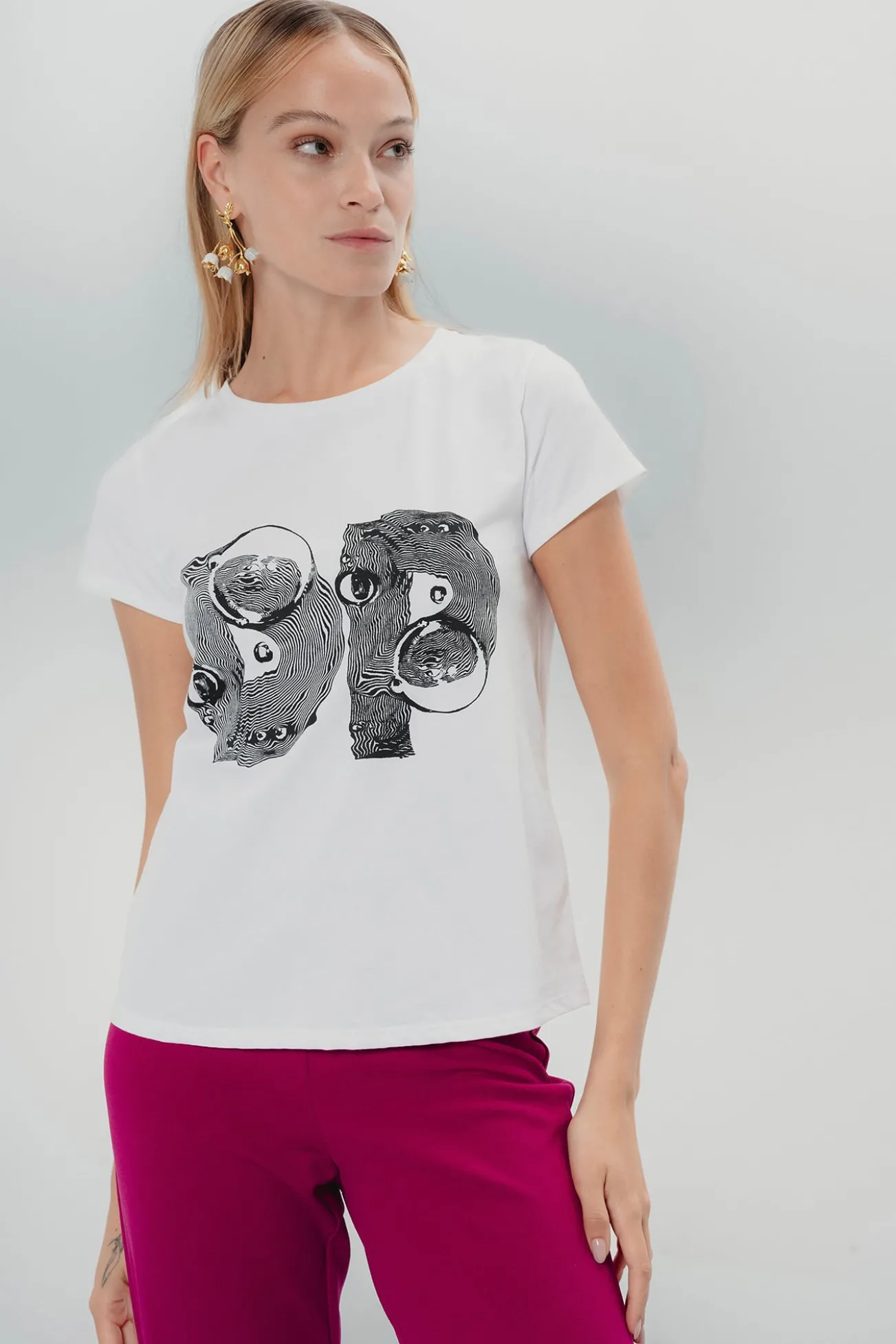 Camiseta Branca Vibrante