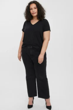 Camiseta básica com gola bico size