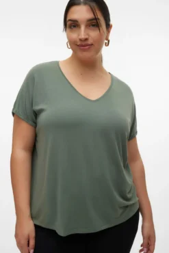 Camiseta básica com gola bico size