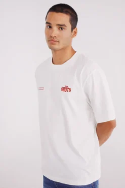 Camiseta com tacadas de truque