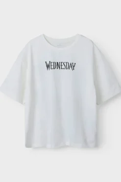 Camiseta da menina da quarta-feira