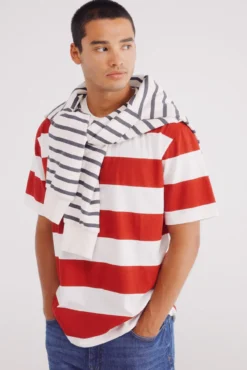 Camiseta listrada vermelha larga