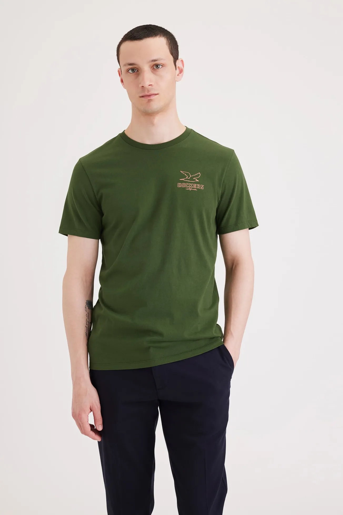 Camiseta para homem slim fit com logotipo
