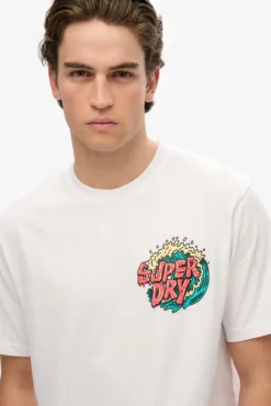 Camiseta solta narrativa ao ar livre