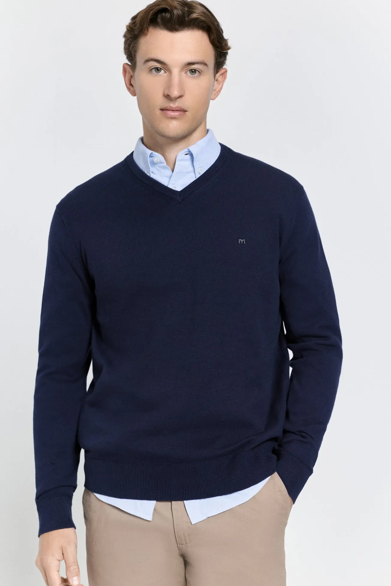 Camisola básico com gola em V