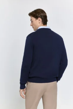 Camisola básico com gola em V