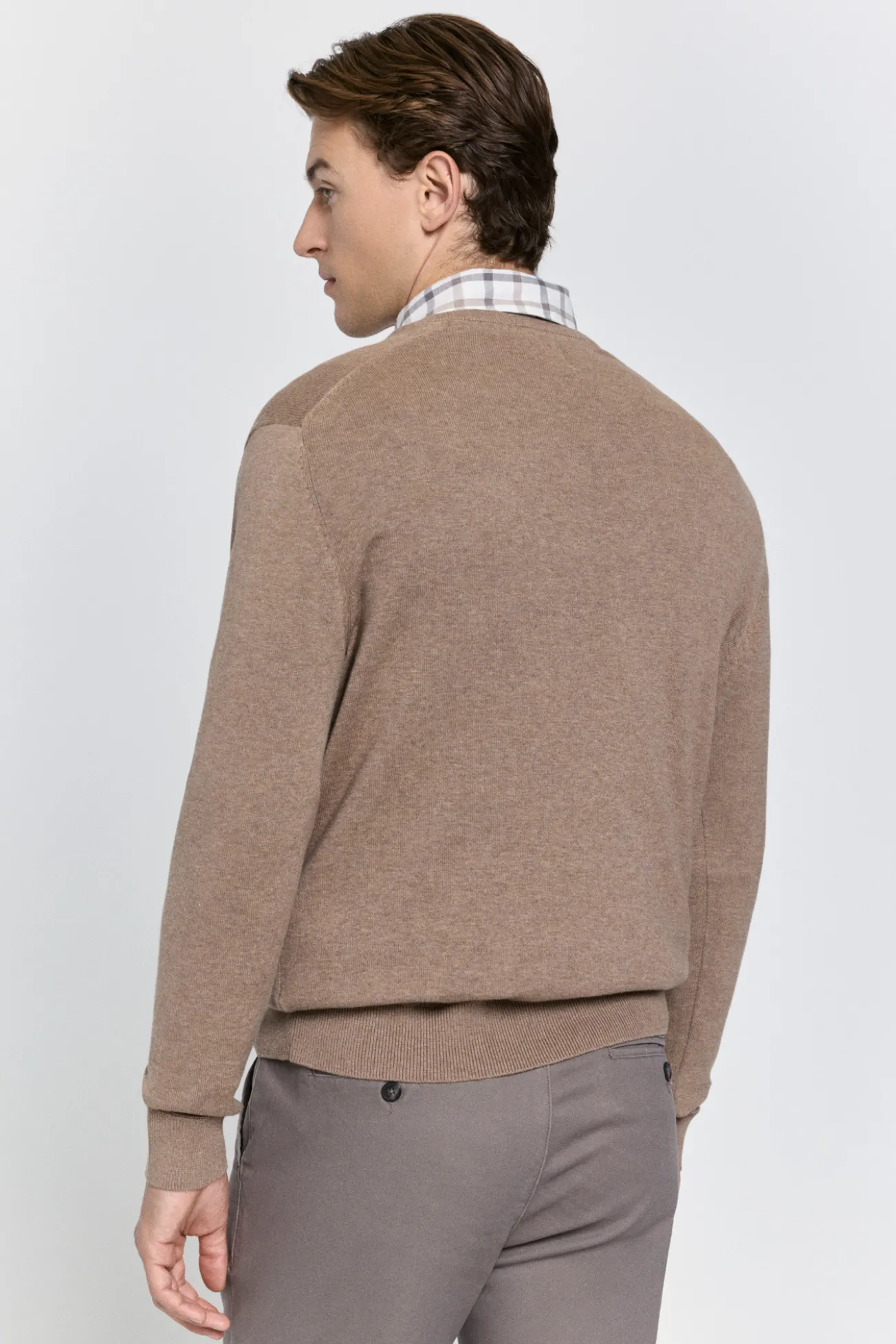 Camisola básico com gola em V