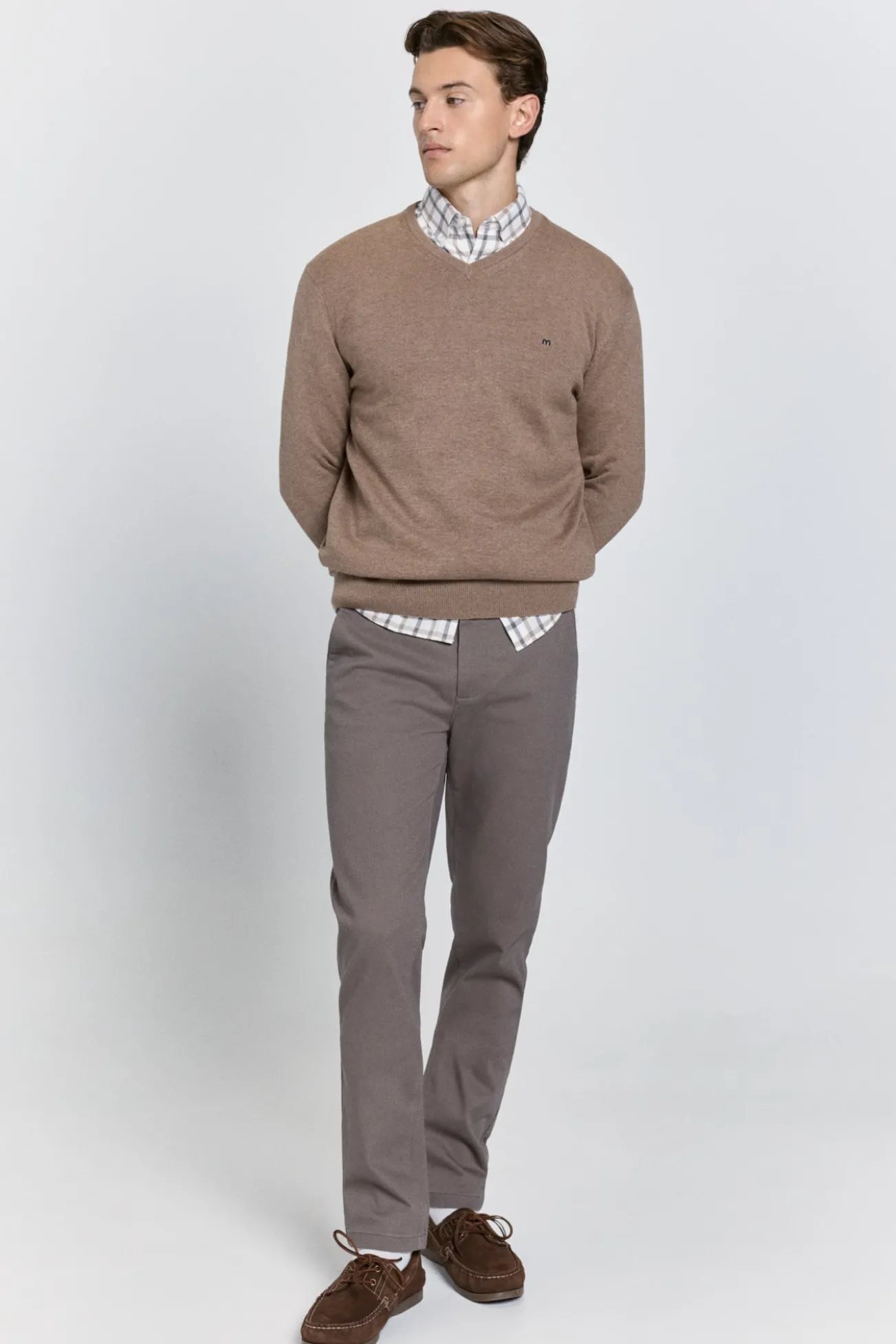 Camisola básico com gola em V