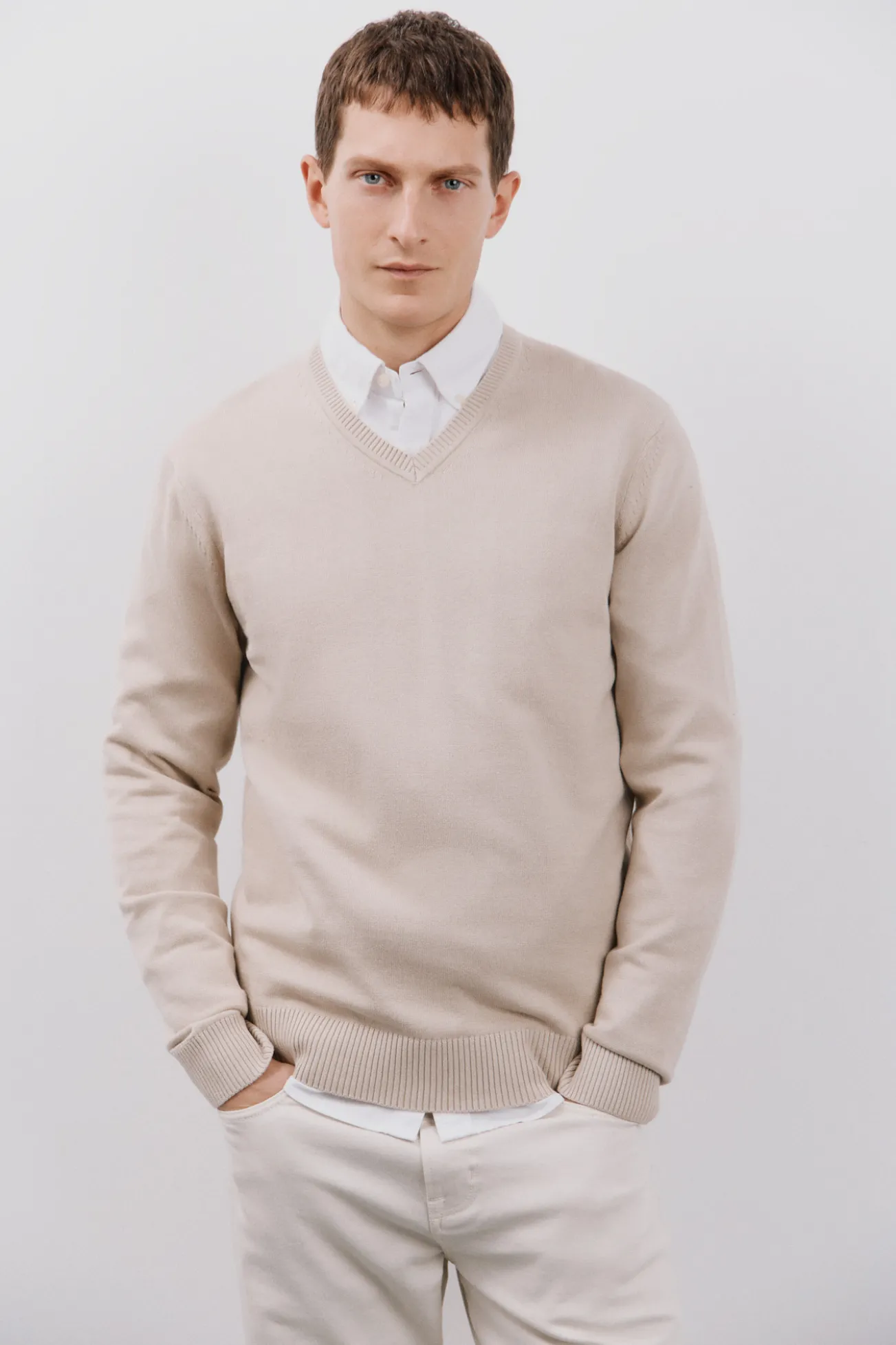 Camisola de algodão com gola em bico básica