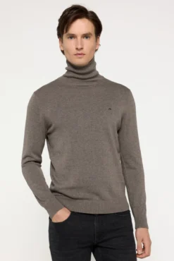Camisola de gola alta